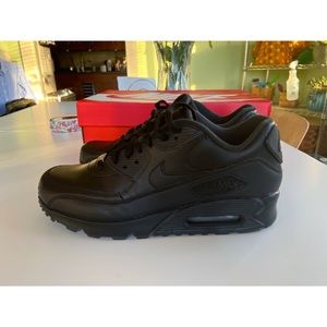 Nike Air Max Leather